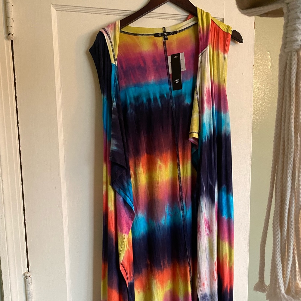 Hooded tye-die cover up